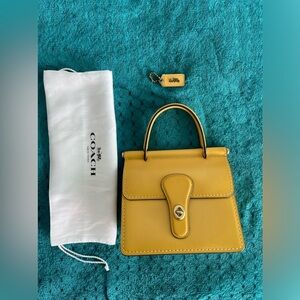 Coach Willis 18 (Sunlight)